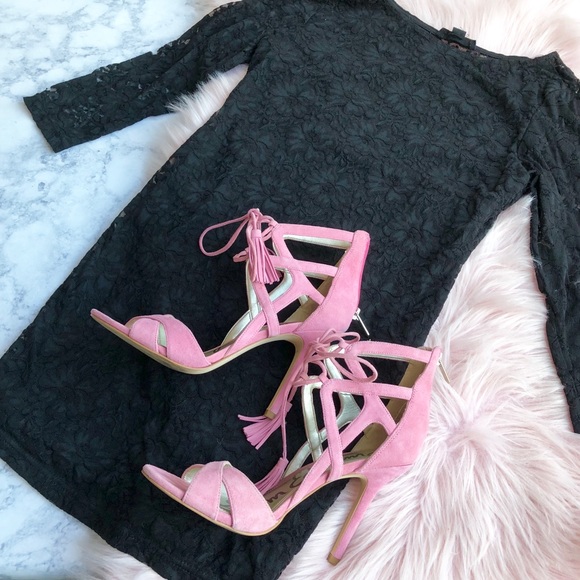 Forever 21 Dresses & Skirts - EUC Forever 21 Black Lace Bodycon Dress Size Small